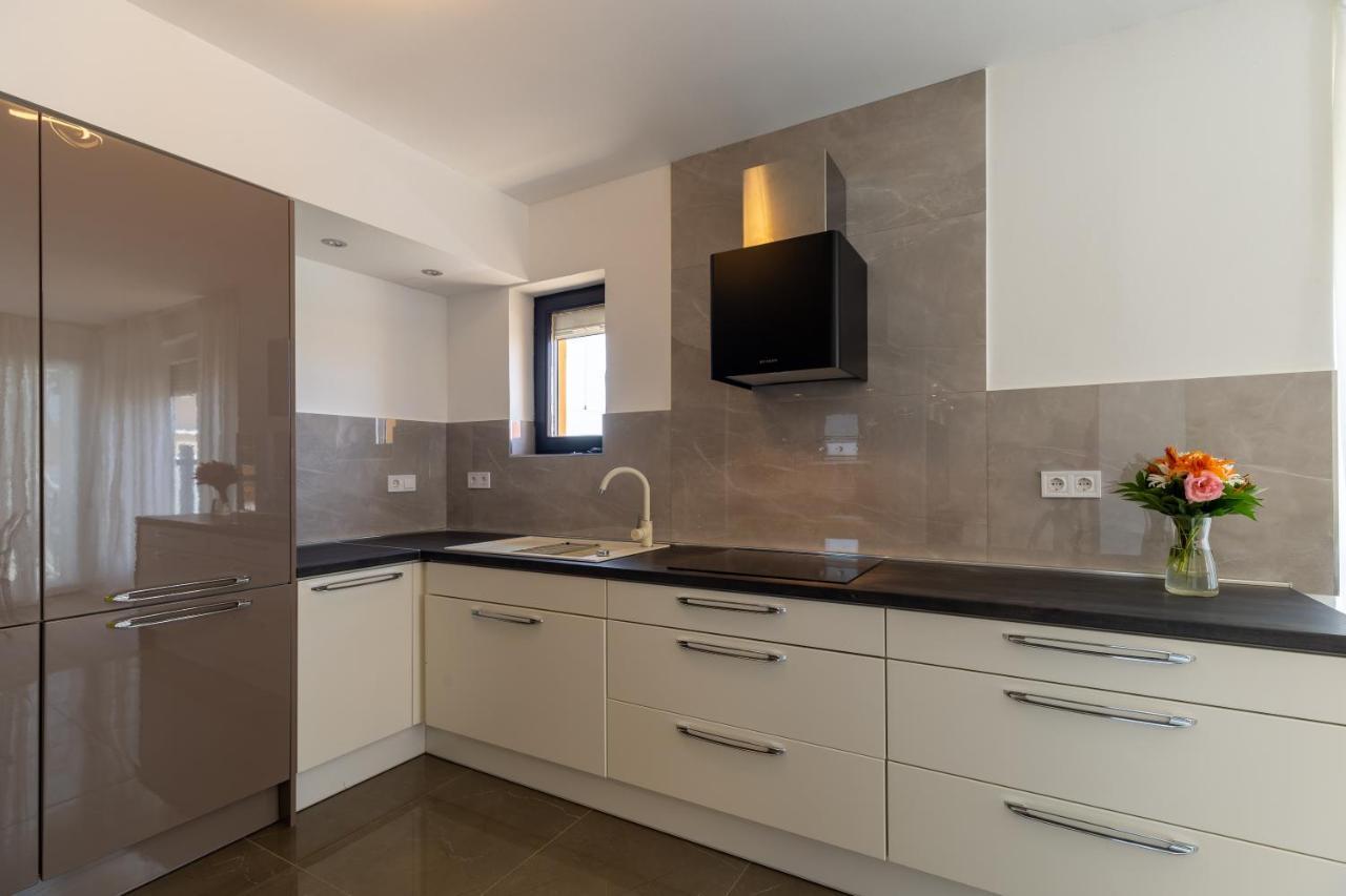 זאדאר Villa Family And Friends Private Heated Pool With Jacuzzi מראה חיצוני תמונה