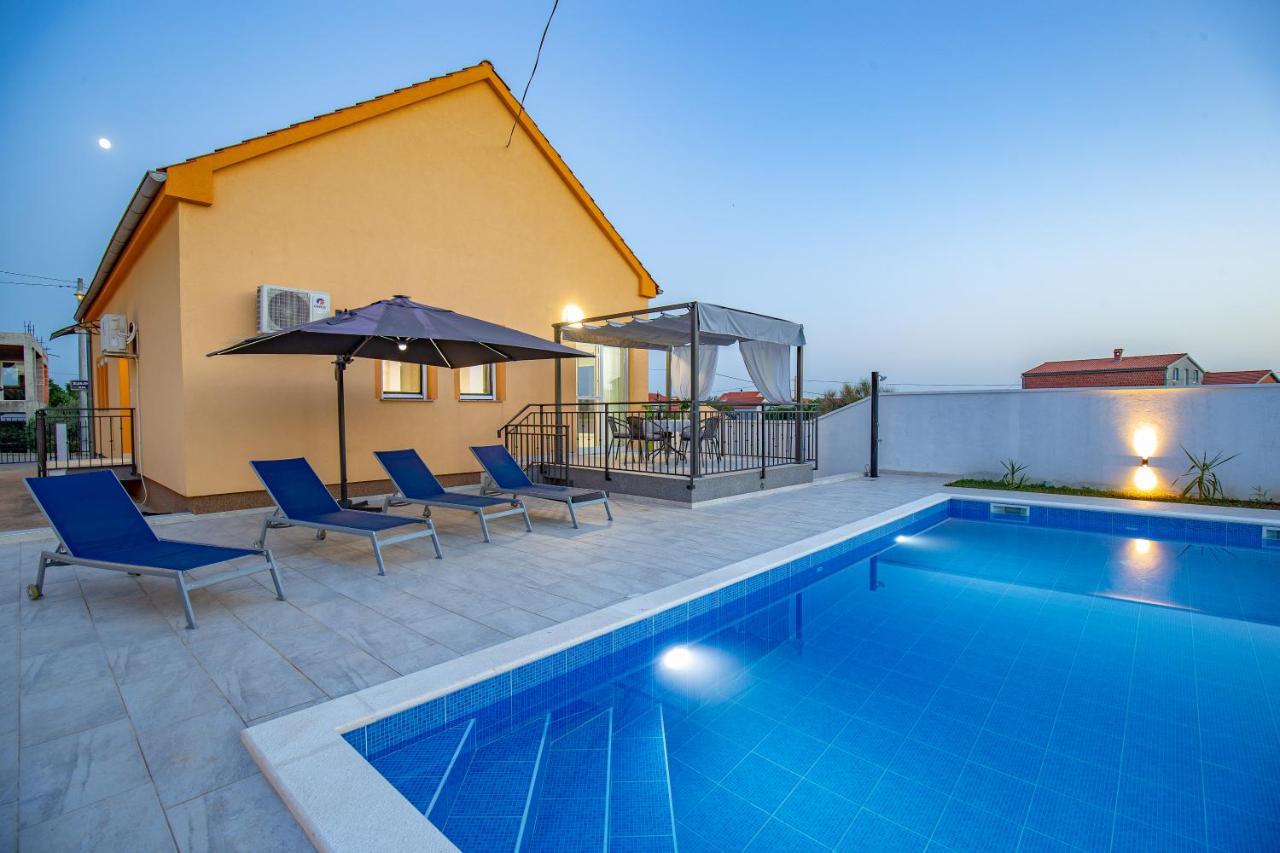 זאדאר Villa Family And Friends Private Heated Pool With Jacuzzi מראה חיצוני תמונה