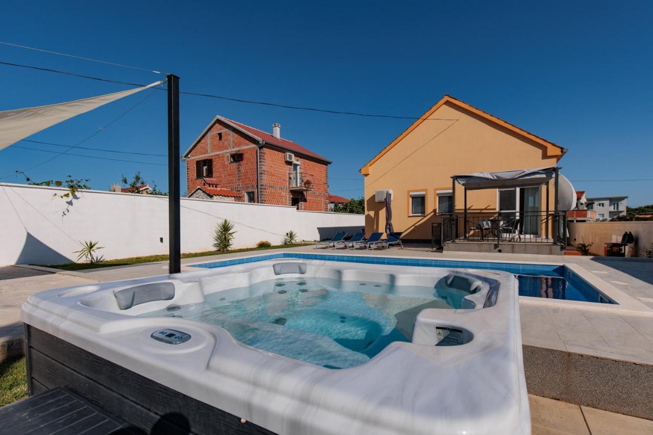 זאדאר Villa Family And Friends Private Heated Pool With Jacuzzi מראה חיצוני תמונה