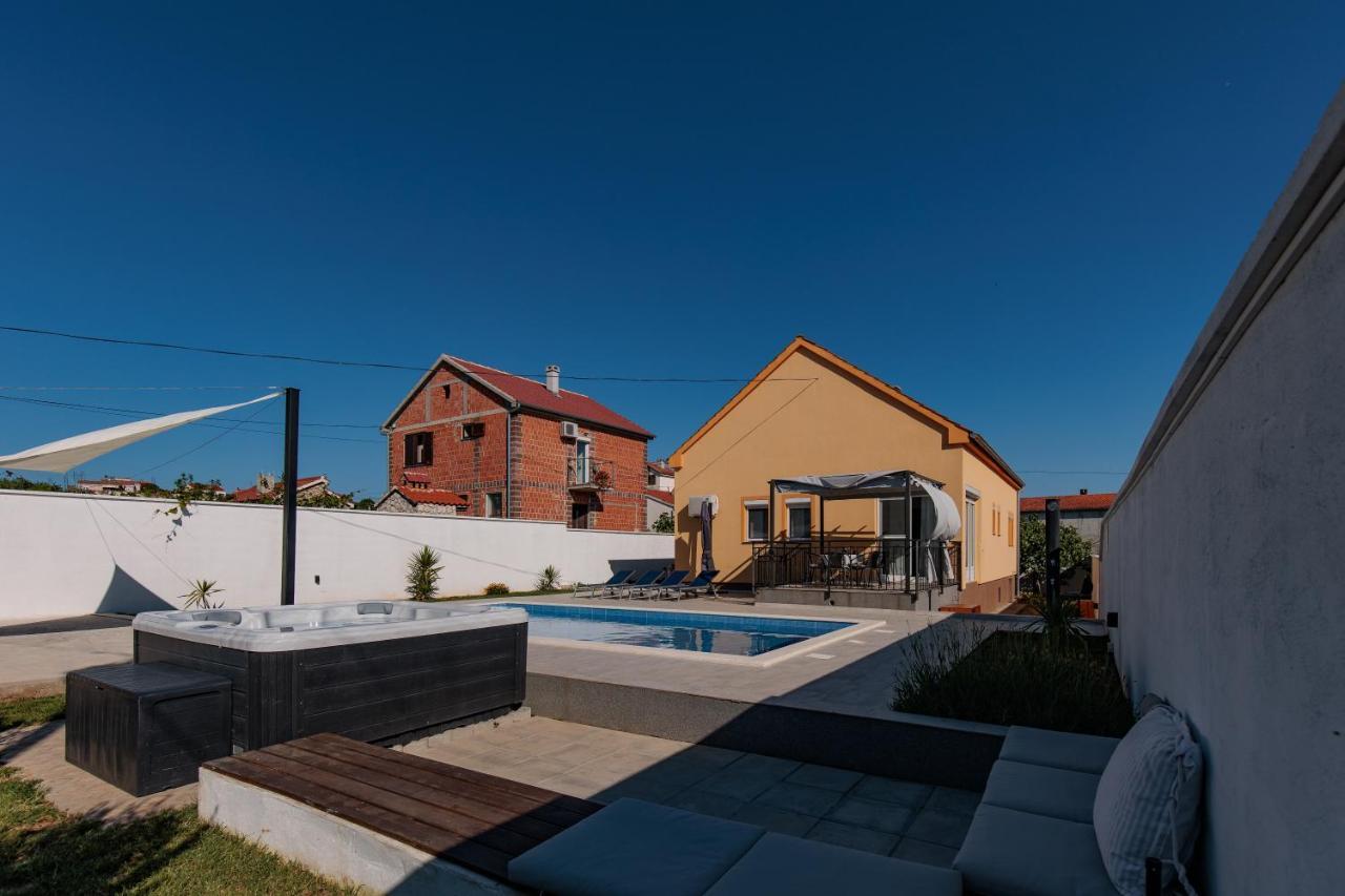זאדאר Villa Family And Friends Private Heated Pool With Jacuzzi מראה חיצוני תמונה